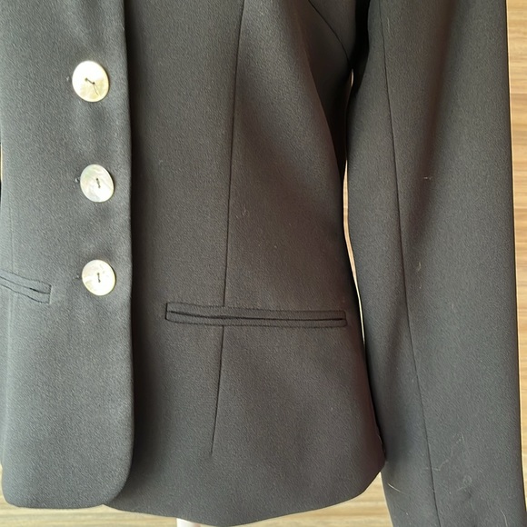 Fabulous GO Black Crepe Fitted Blazer with Shell Buttons - size Small - Picture 3 of 7